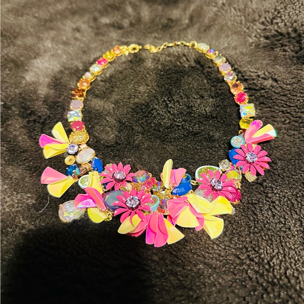 Stunning statement necklace